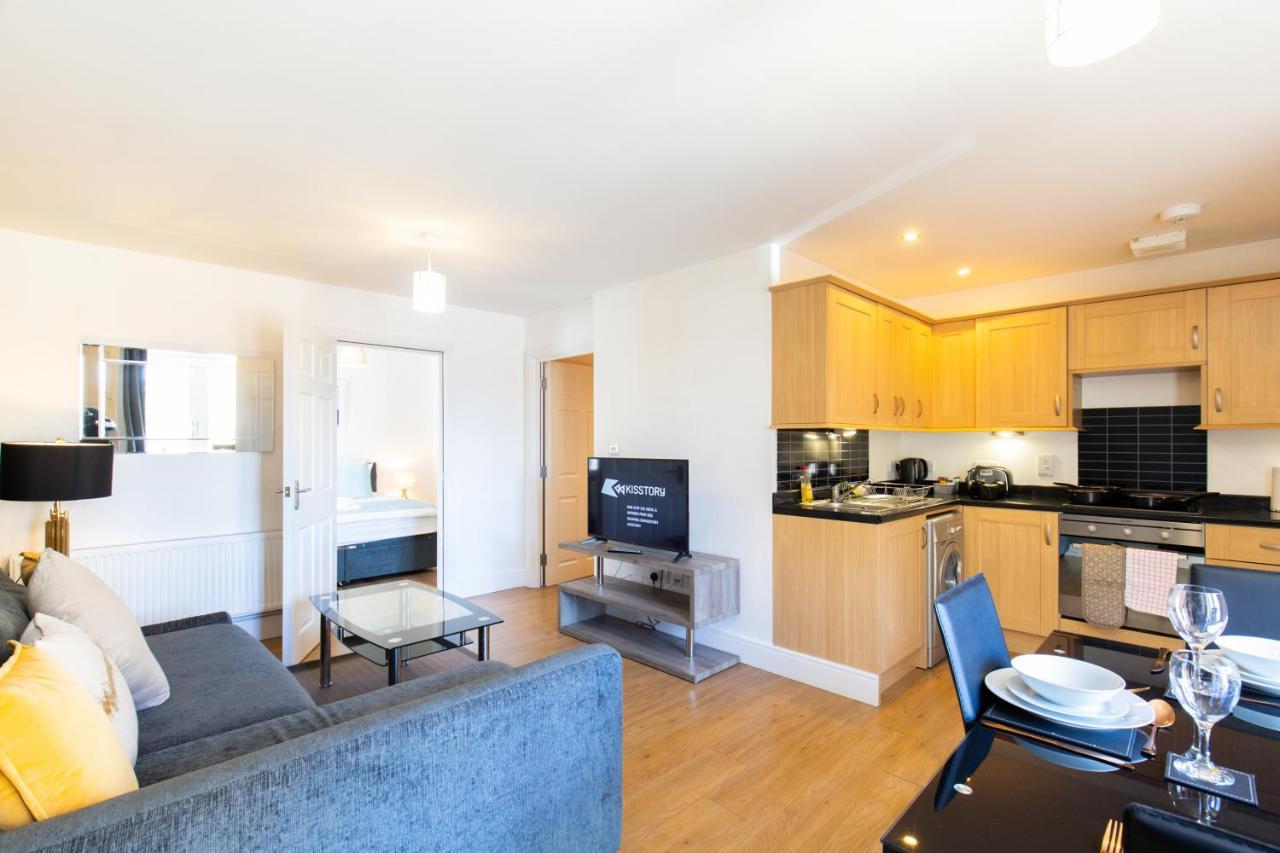 Velvet 1-Bedroom Apartment, Clockhouse, Hoddesdon Eksteriør billede