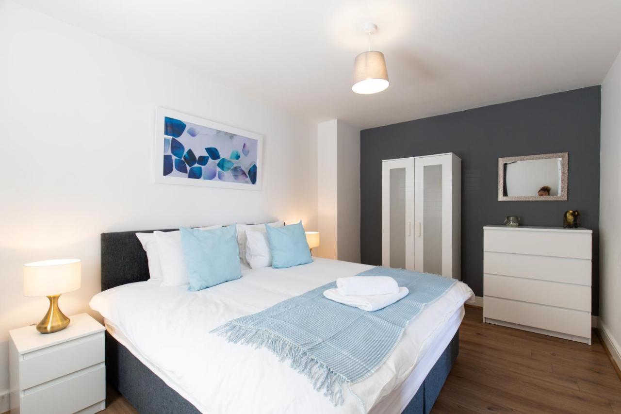 Velvet 1-Bedroom Apartment, Clockhouse, Hoddesdon Værelse billede